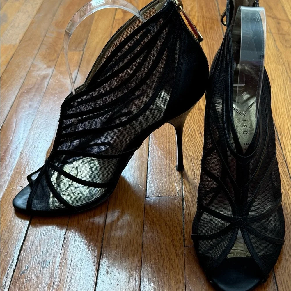 Ted Baker Taminaa Black Mesh open toe leather detailing high Heel pumps, size 7